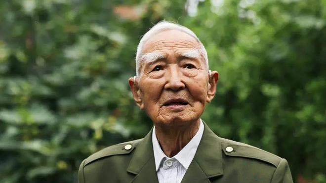Cố nhân Trung Siêu, cựu tướng Sơn Đông tiêu sái sát đất chém.